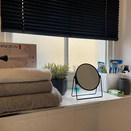 En-suite Single Guest house